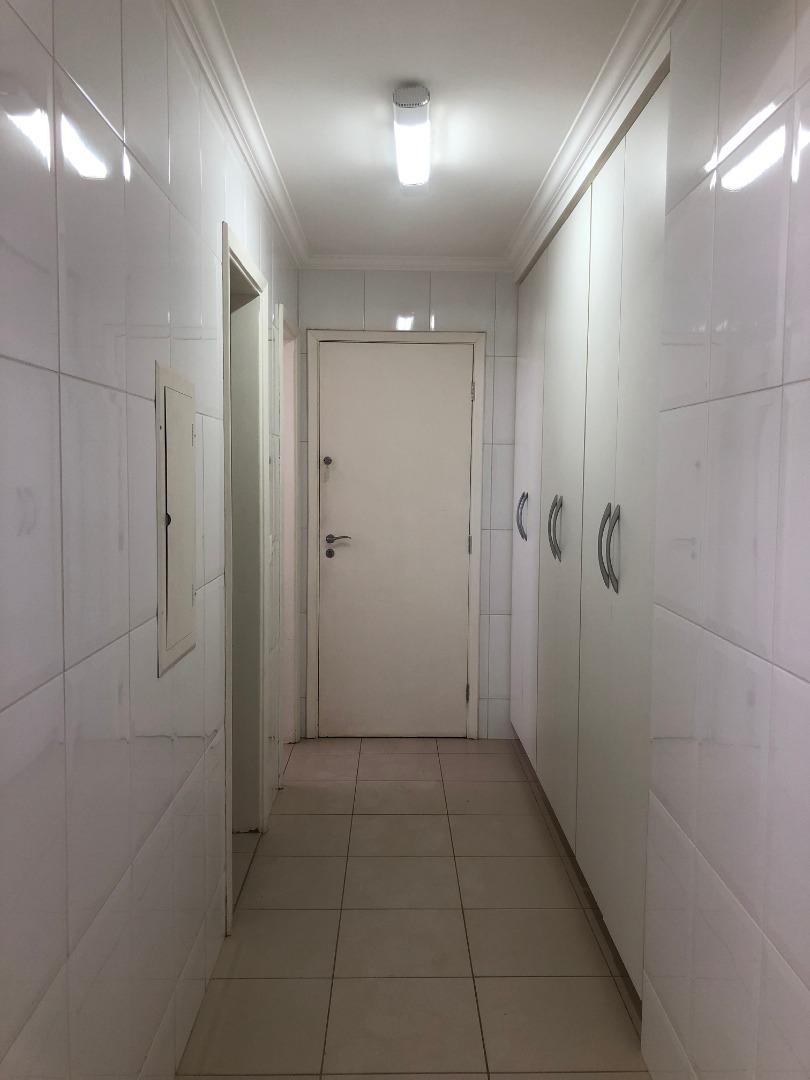 Apartamento com 4 quartos à venda, 300m² — foto 16 de 31
