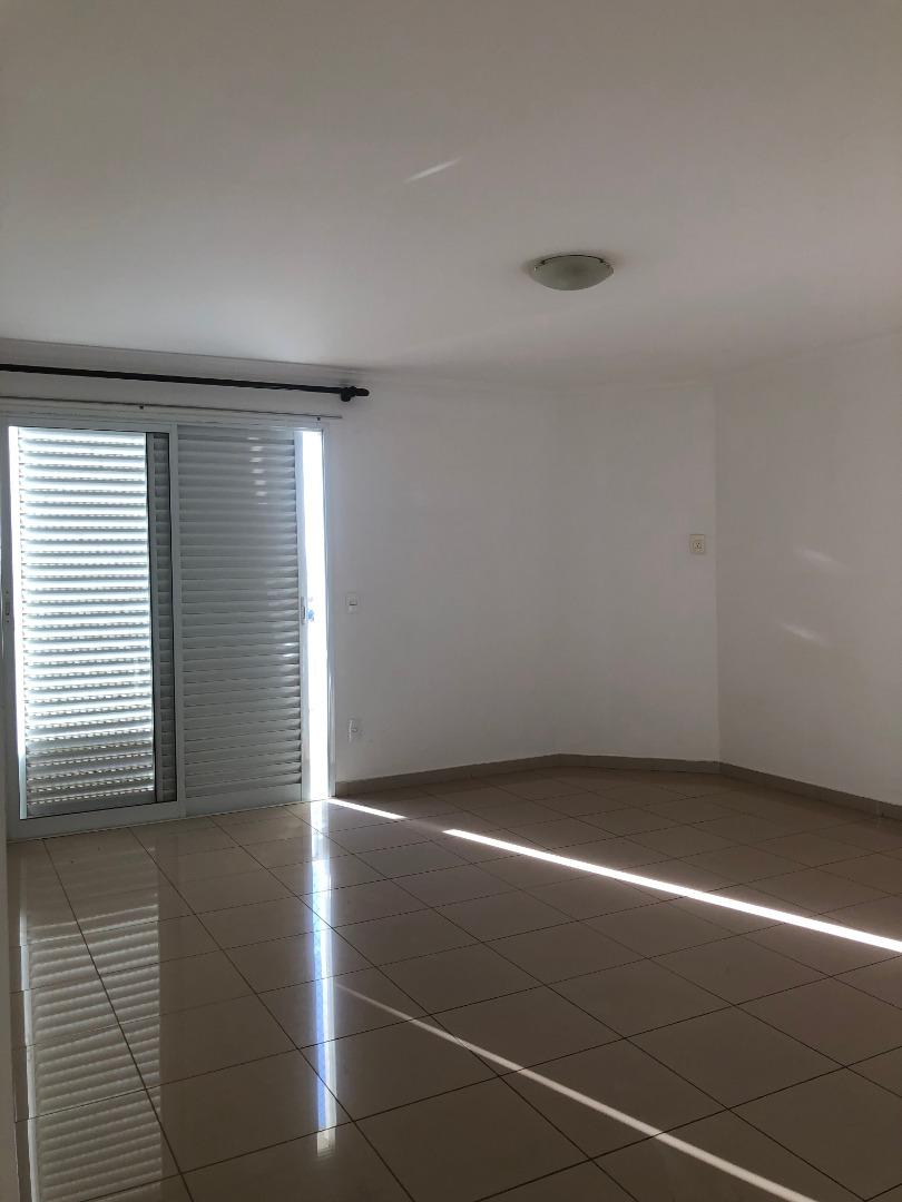 Apartamento com 4 quartos à venda, 300m² — foto 18 de 31