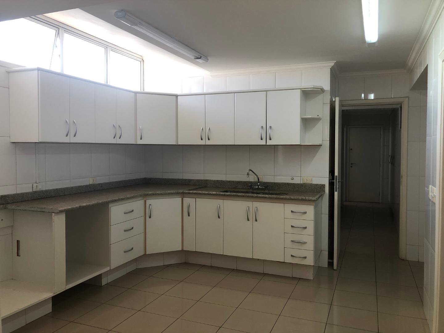 Apartamento com 4 quartos à venda, 300m² — foto 11 de 31