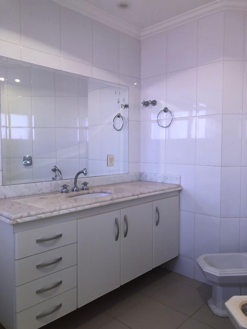 Apartamento com 4 quartos à venda, 300m² — foto 25 de 31
