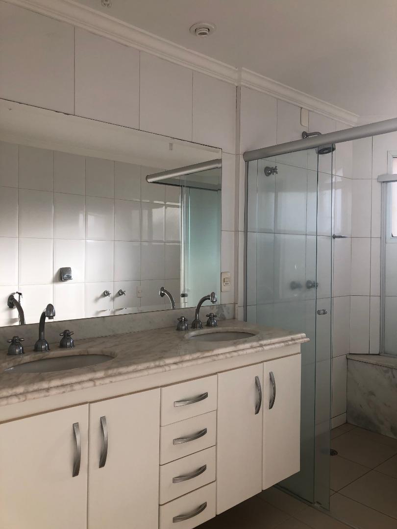 Apartamento com 4 quartos à venda, 300m² — foto 21 de 31