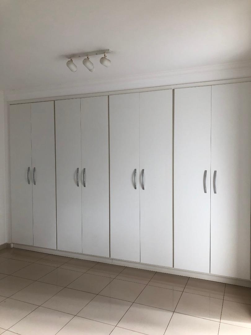 Apartamento com 4 quartos à venda, 300m² — foto 19 de 31