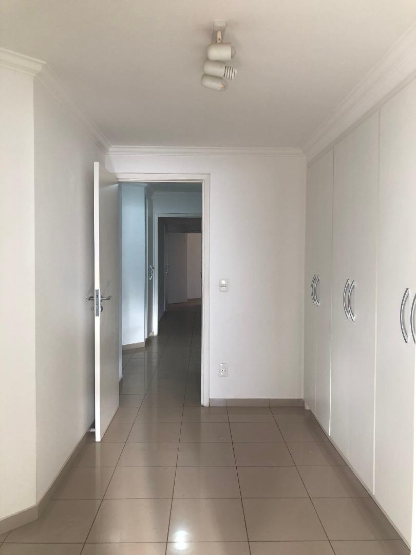 Apartamento com 4 quartos à venda, 300m² — foto 20 de 31