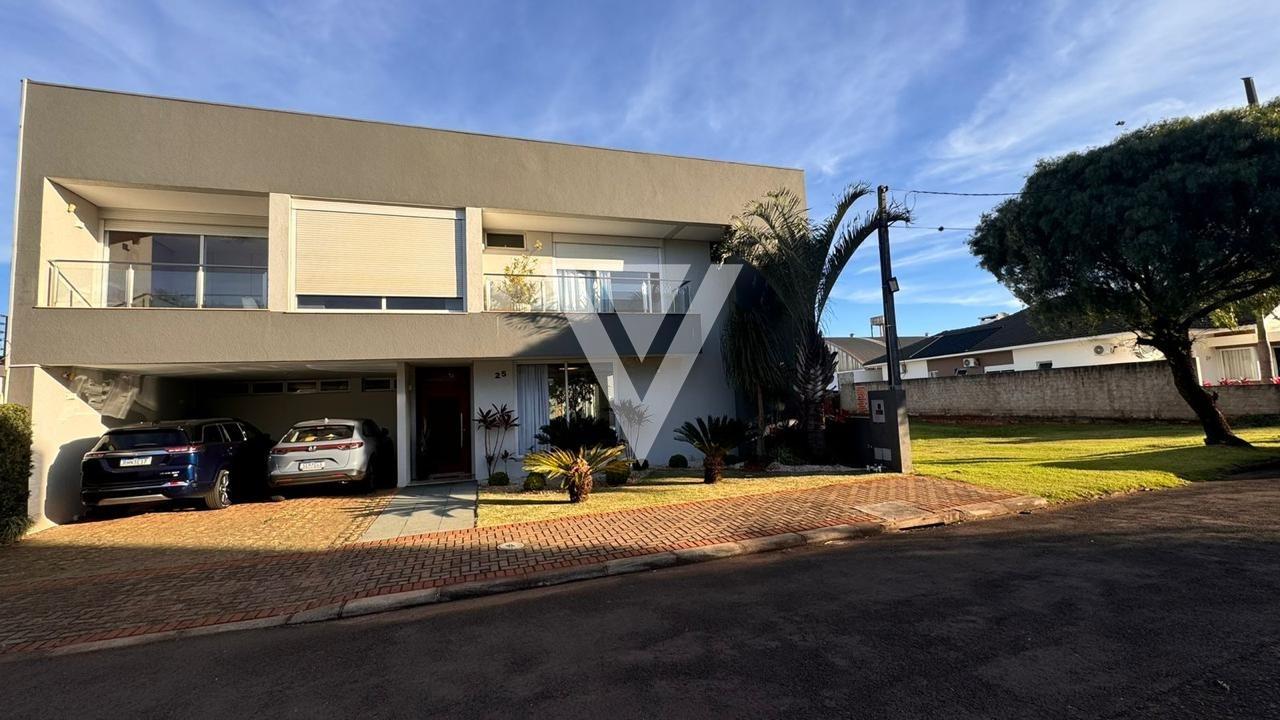 Sobrado à venda, 4 quartos, 3 suítes, 2 vagas, Região do