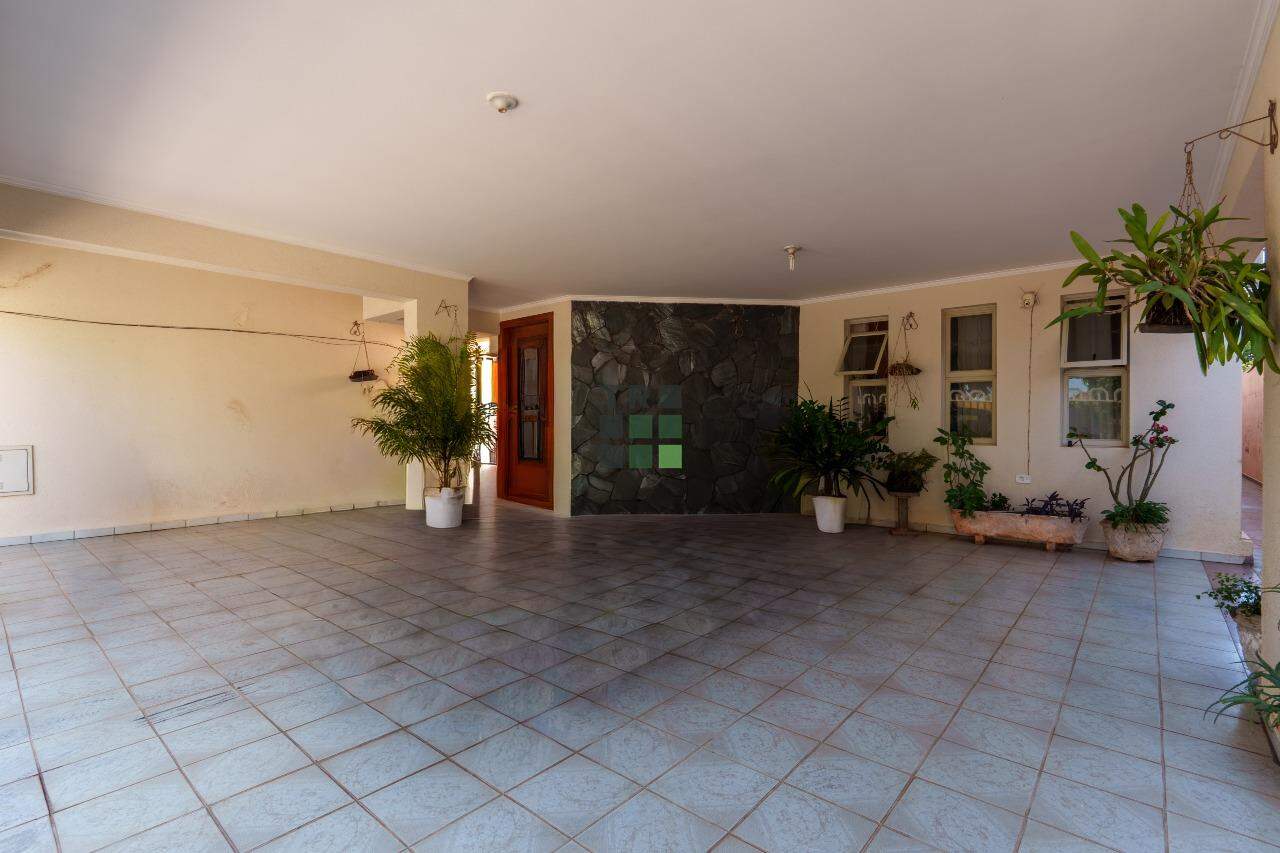 Casa 5 quartos 1 suíte à venda no Centro, em Três Lagoas: 