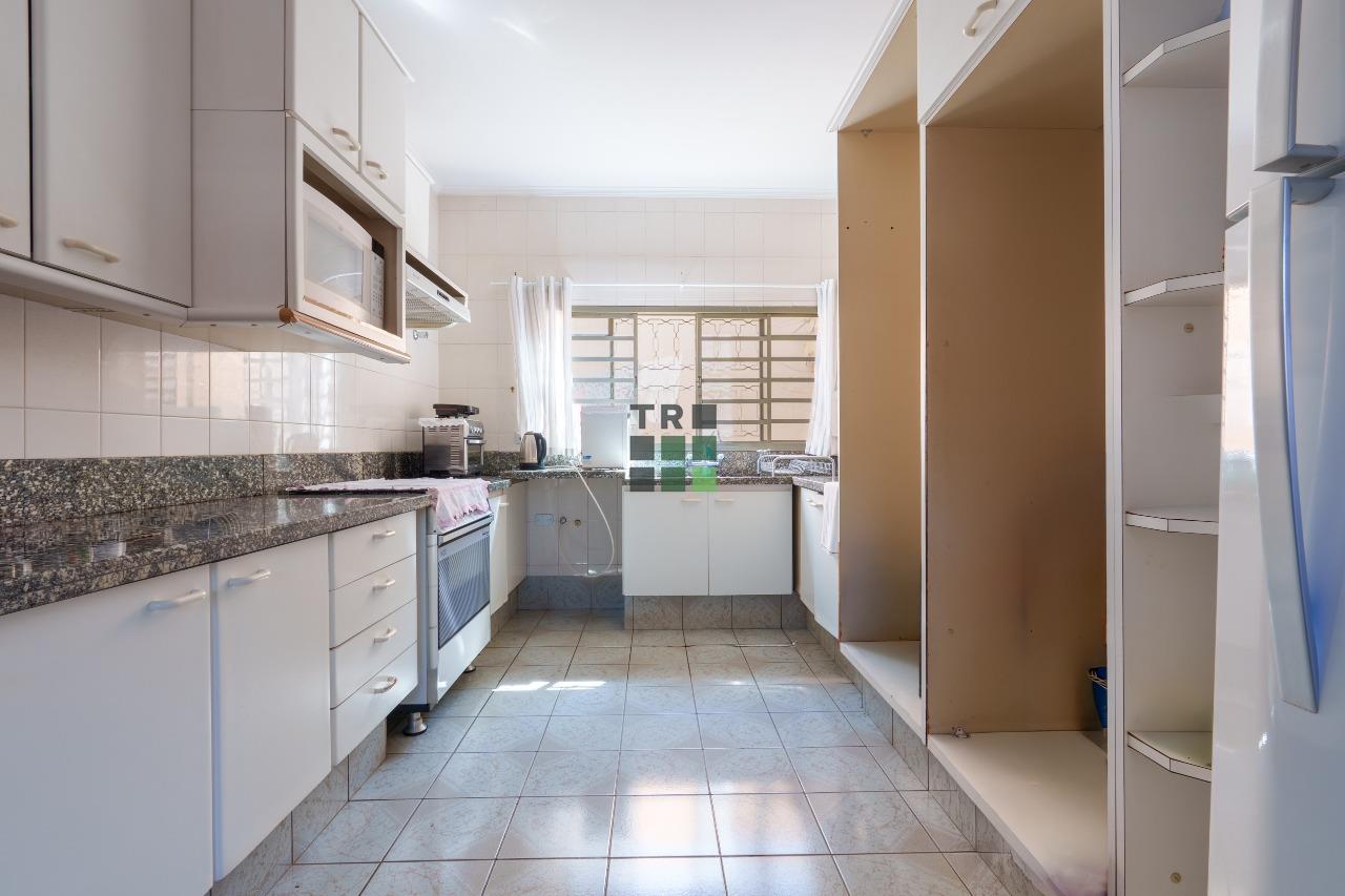 Casa 5 quartos 1 suíte à venda no Centro, em Três Lagoas: 