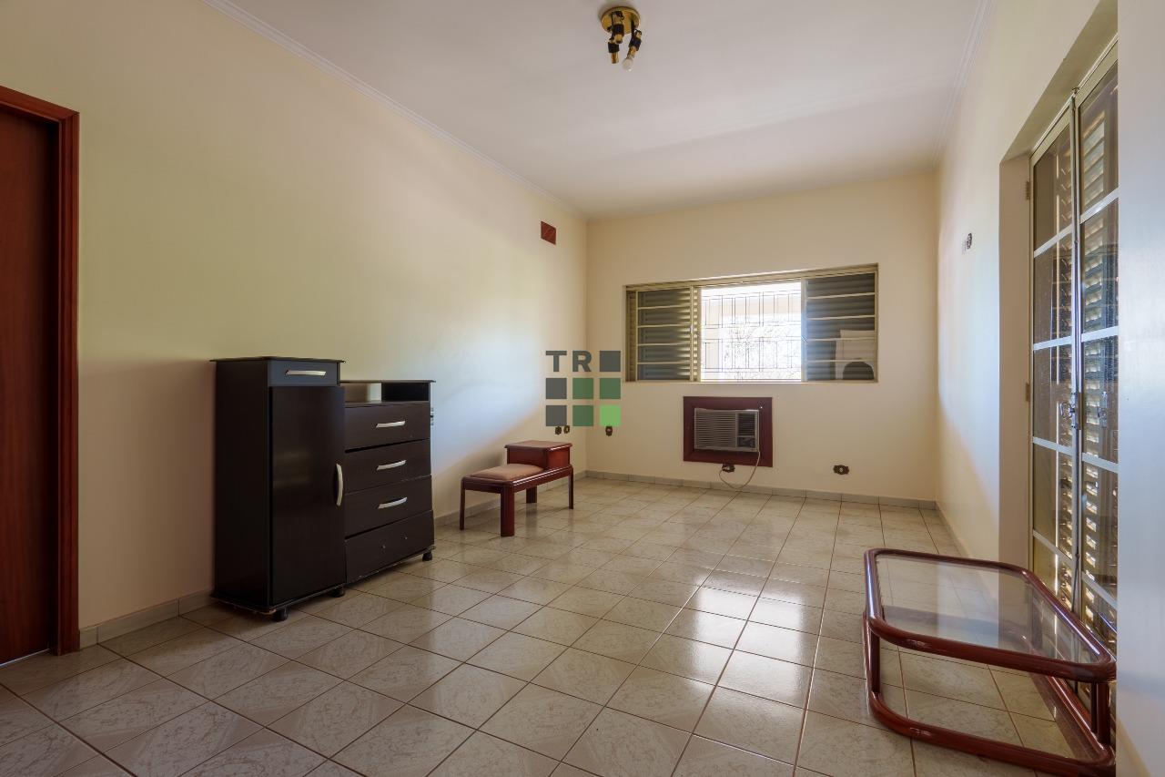 Casa 5 quartos 1 suíte à venda no Centro, em Três Lagoas: 