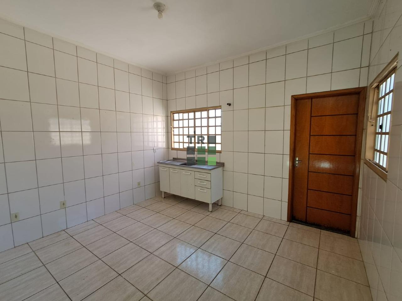 Casa 3 quartos 1 suíte para aluguel no Centro, em Três Lagoas: 