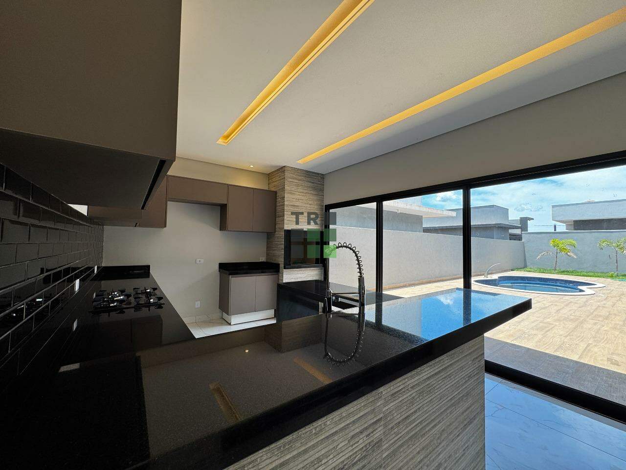 Casa em condomínio 3 quartos 3 suítes para aluguel Residencial Villa de León no Portal das Araras, em Três Lagoas: 