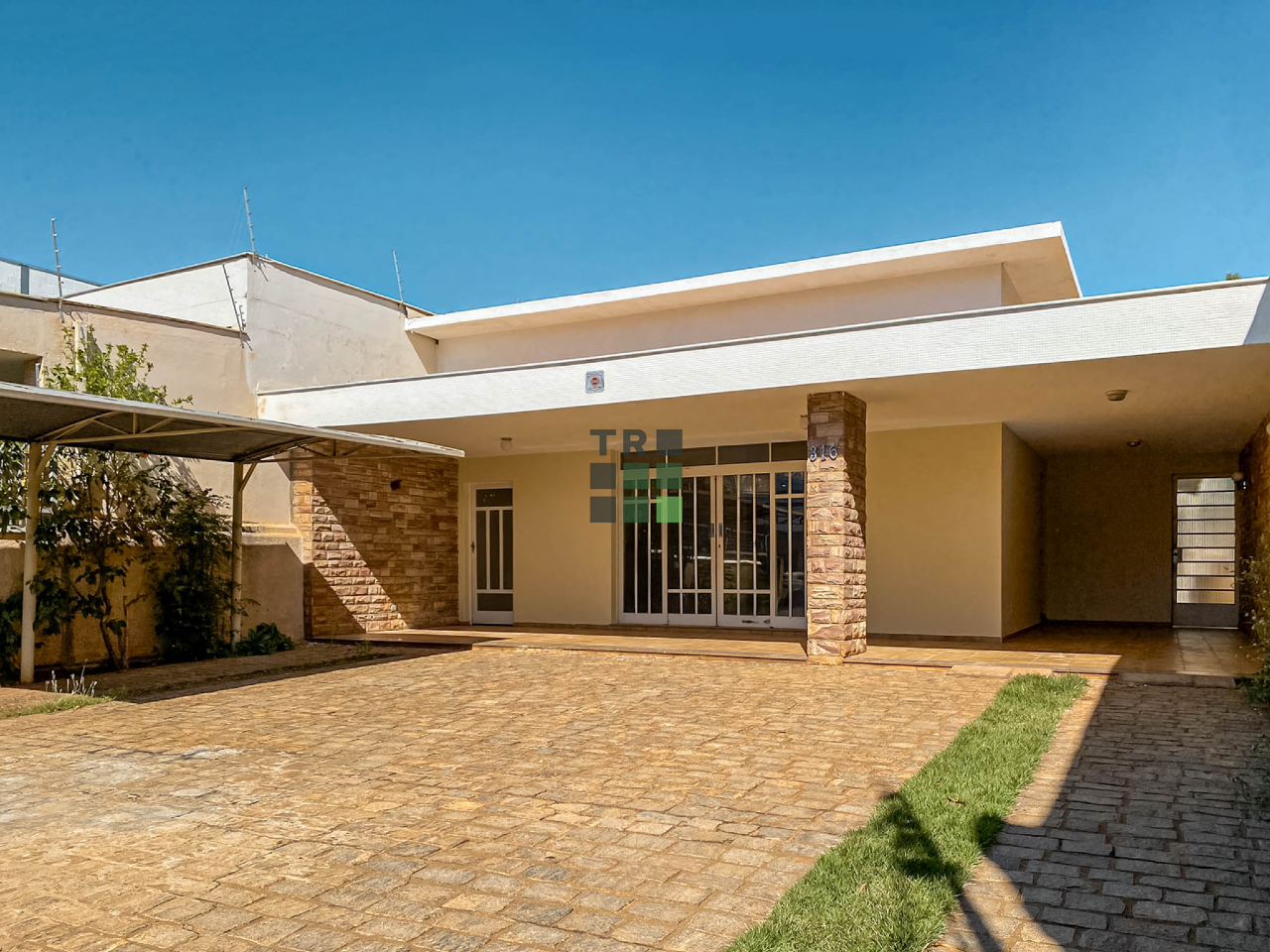 Ponto/Salão Comercial 3 quartos 2 suítes à venda no Centro, em Três Lagoas: 