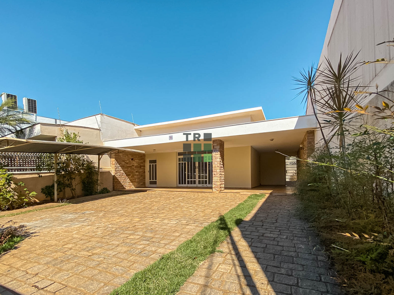 Ponto/Salão Comercial 3 quartos 2 suítes à venda no Centro, em Três Lagoas: 