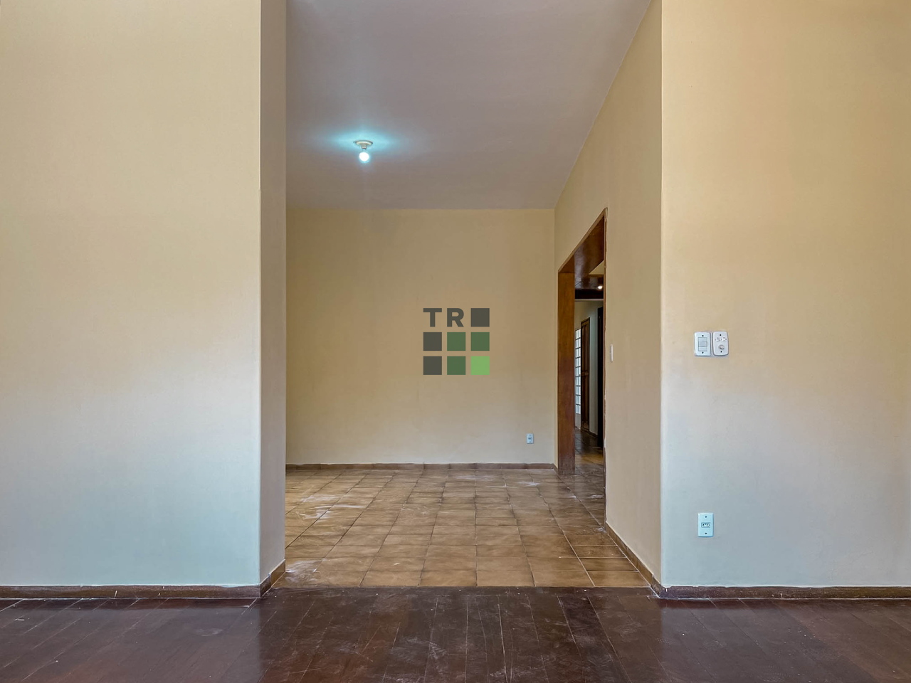 Ponto/Salão Comercial 3 quartos 2 suítes à venda no Centro, em Três Lagoas: 