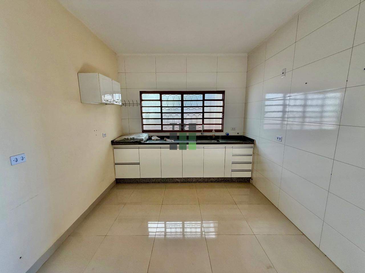 Casa 4 quartos 1 suíte para aluguel no Lapa, em Três Lagoas: 