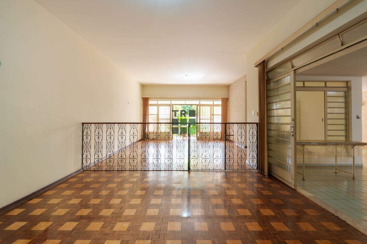 Ponto/Salão Comercial 3 quartos 1 suíte à venda no Centro, em Três Lagoas: 