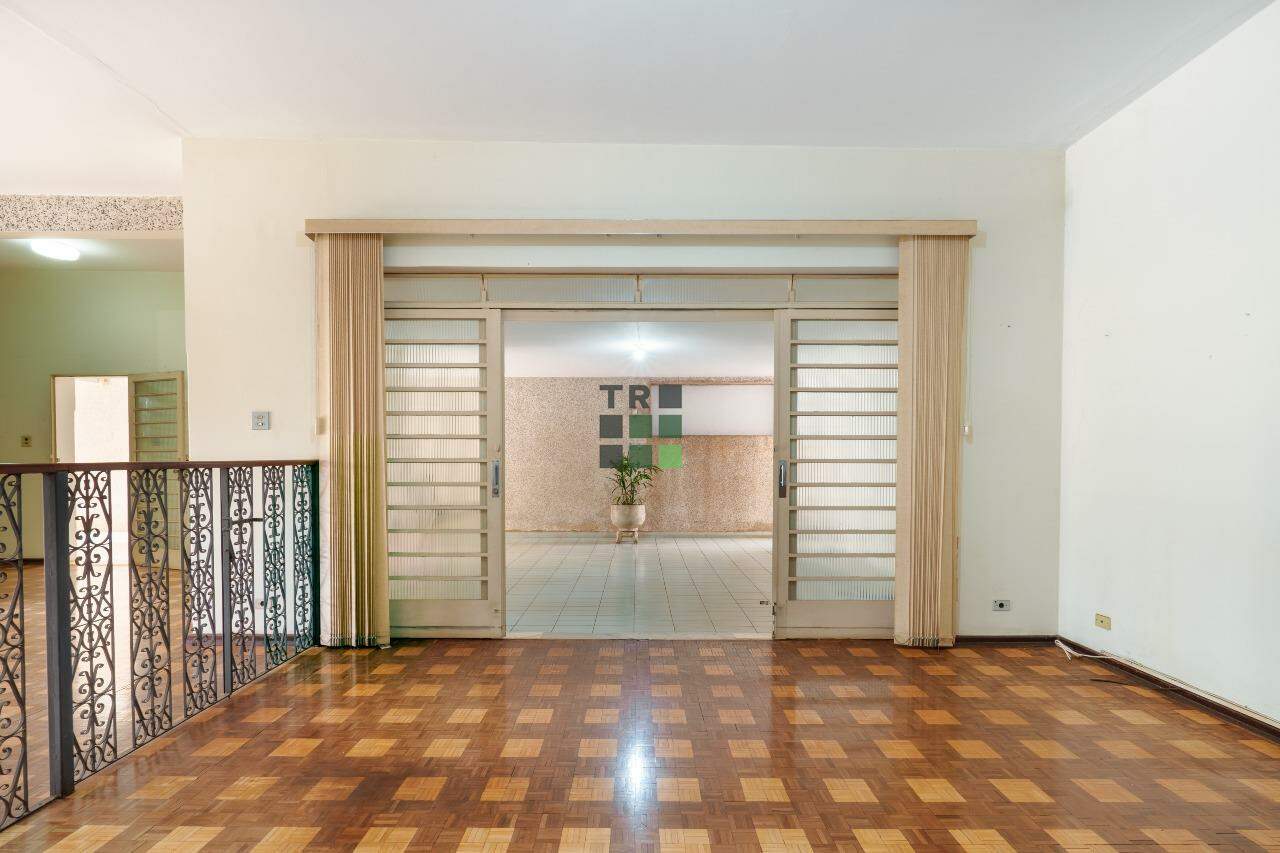 Ponto/Salão Comercial 3 quartos 1 suíte à venda no Centro, em Três Lagoas: 