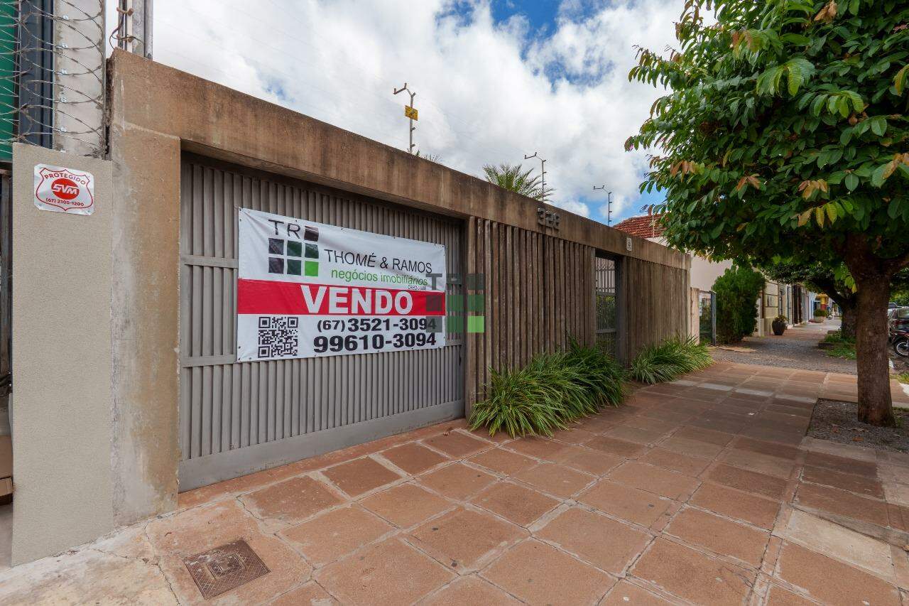 Ponto/Salão Comercial 3 quartos 1 suíte à venda no Centro, em Três Lagoas: 