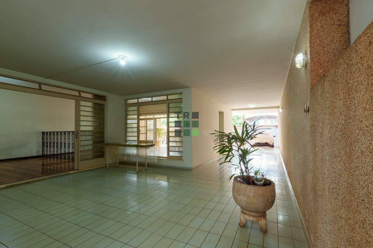 Ponto/Salão Comercial 3 quartos 1 suíte à venda no Centro, em Três Lagoas: 