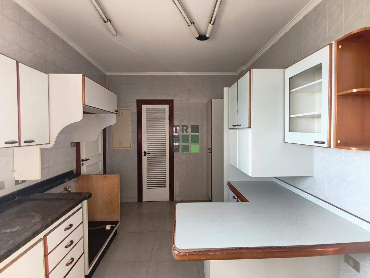 Apartamento 3 quartos 1 suíte para aluguel no Centro, em Três Lagoas: 