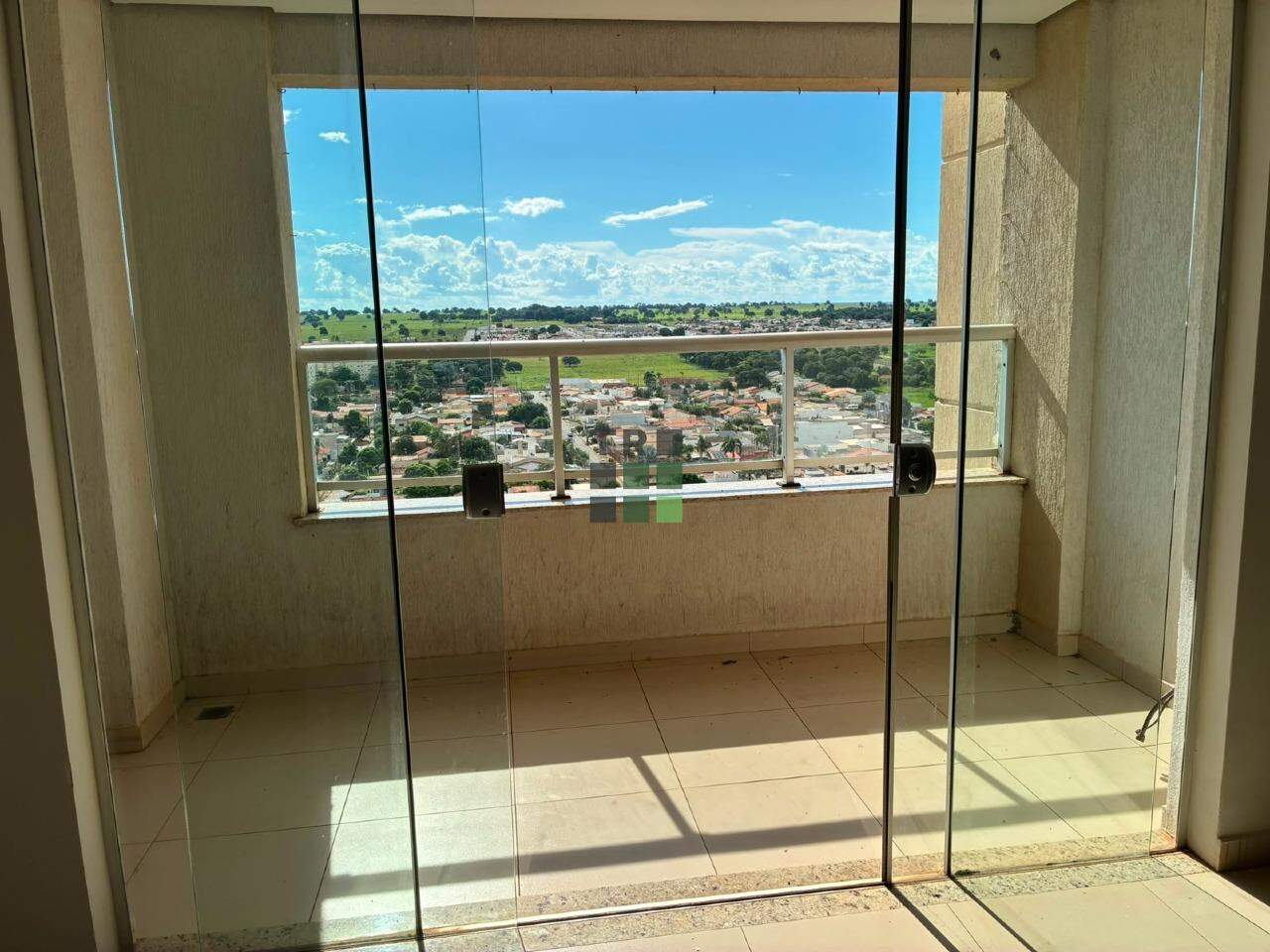Apartamento 3 quartos 1 suíte para aluguel Edifício Ramez Tebet no Interlagos, em Três Lagoas: 