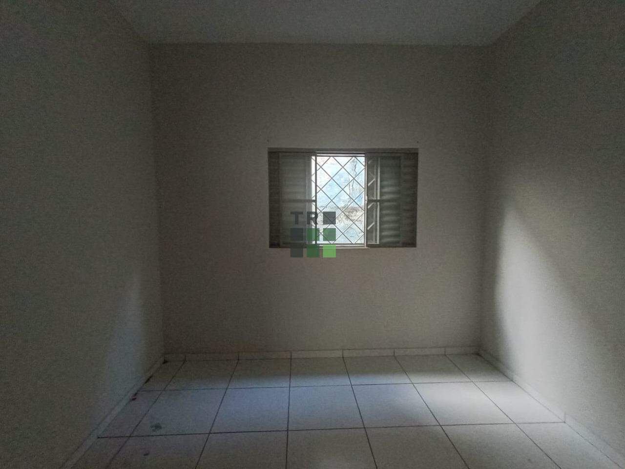 Casa 4 quartos para aluguel no Centro, em Três Lagoas: 