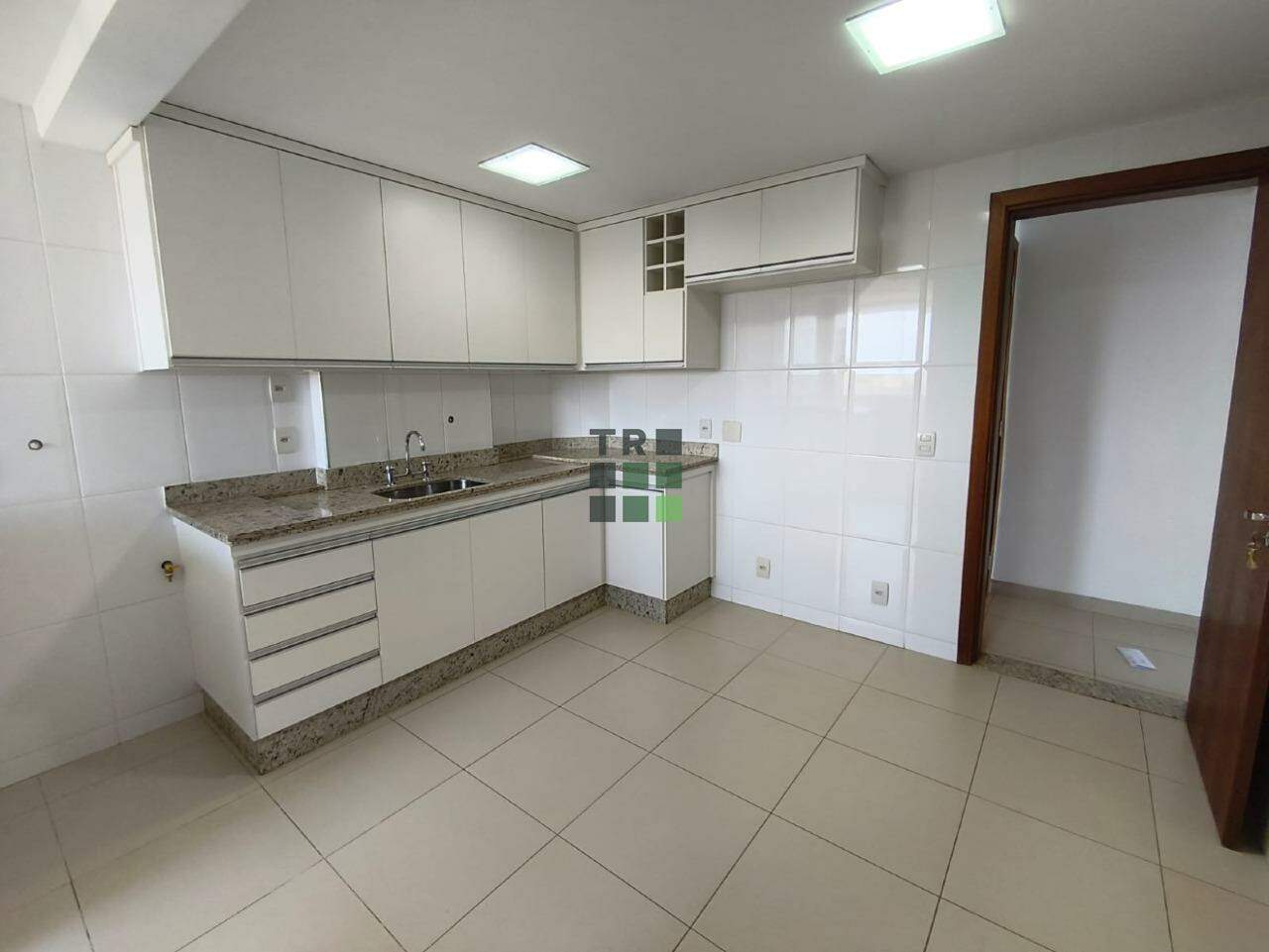 Apartamento 3 quartos 1 suíte para aluguel Edifício Ramez Tebet no Interlagos, em Três Lagoas: 