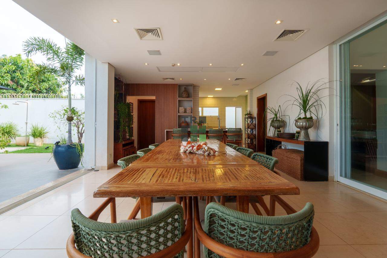Casa 4 suítes à venda no Centro, em Três Lagoas: 