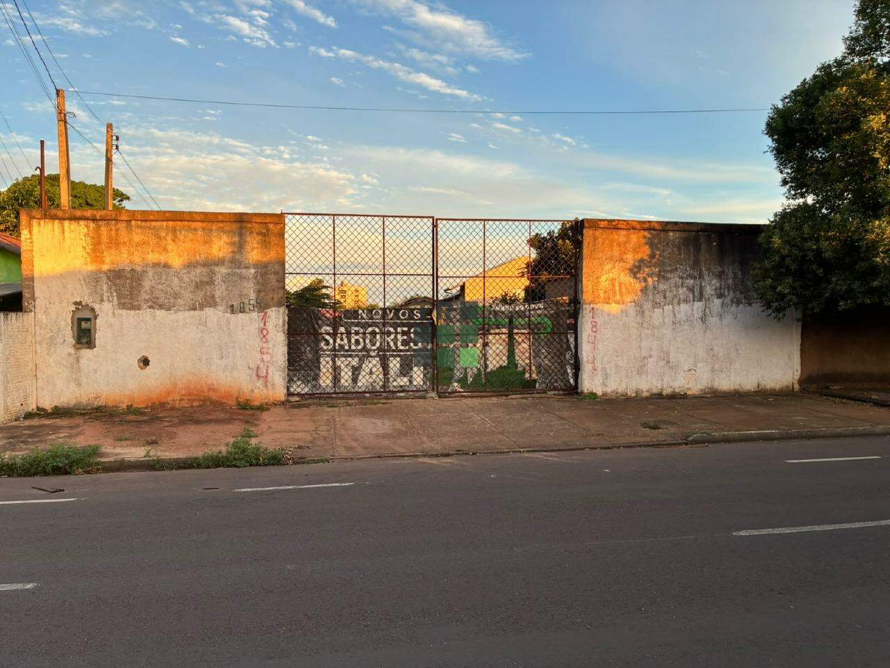 Área (Grandes terrenos) à venda no Centro, em Três Lagoas: 