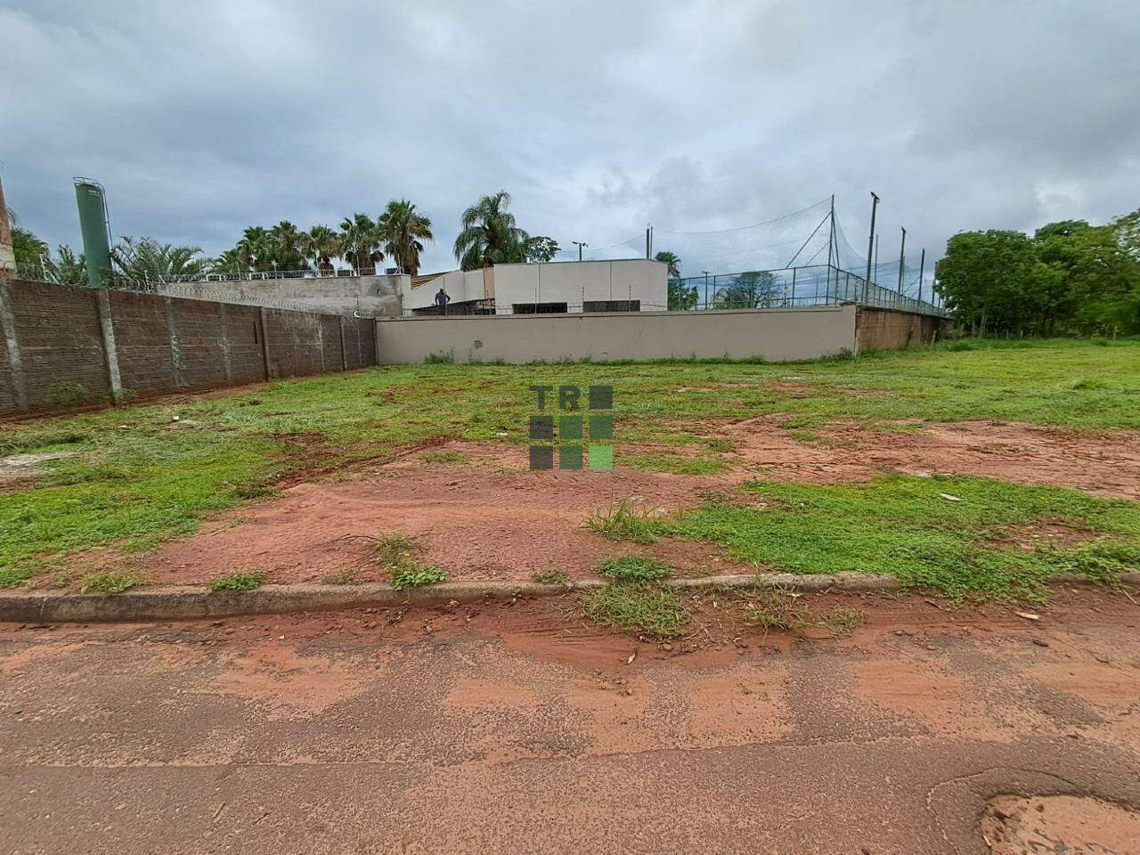 Terreno à venda no Parque das Mangueiras, em Três Lagoas: 