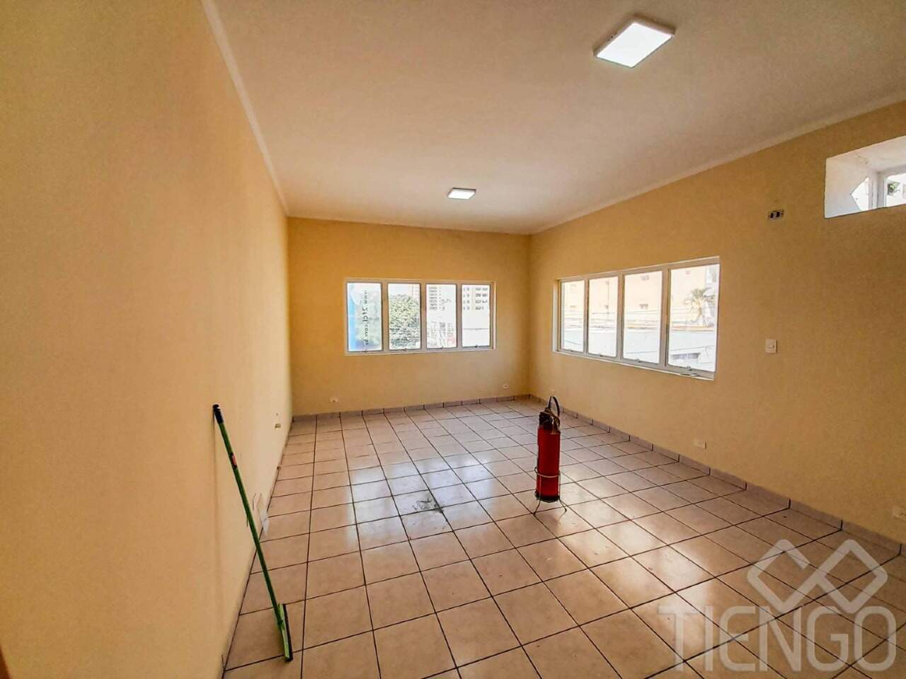 Sala para aluguel no Centro: 