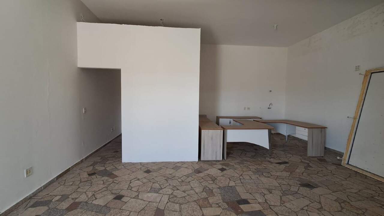 Salão para aluguel no Jardim Residencial Regina Bastelli: 