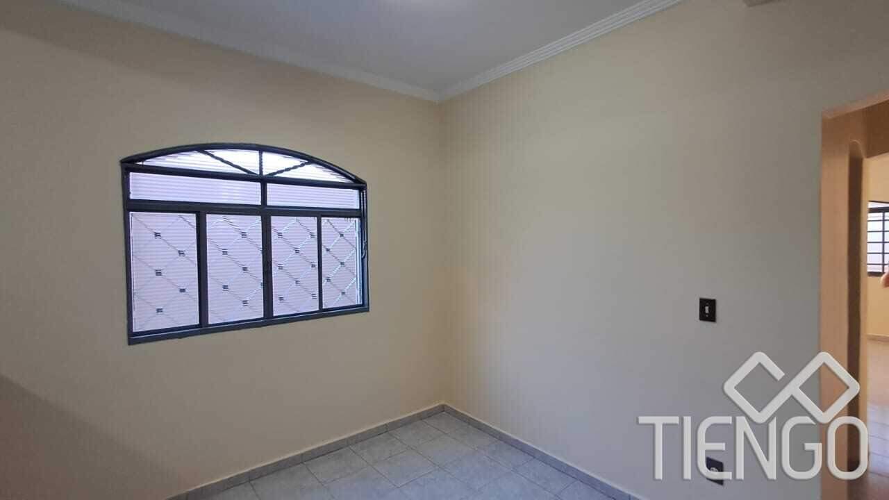 Casa para aluguel no Jardim Gustavo Peccinini: 