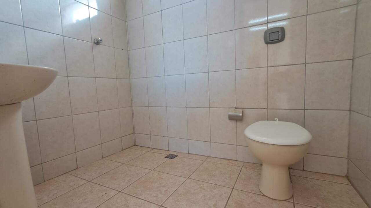 Salão para aluguel no Vila Santa Rosália: 