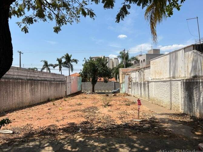 Lote à venda no Vila Claudia: 