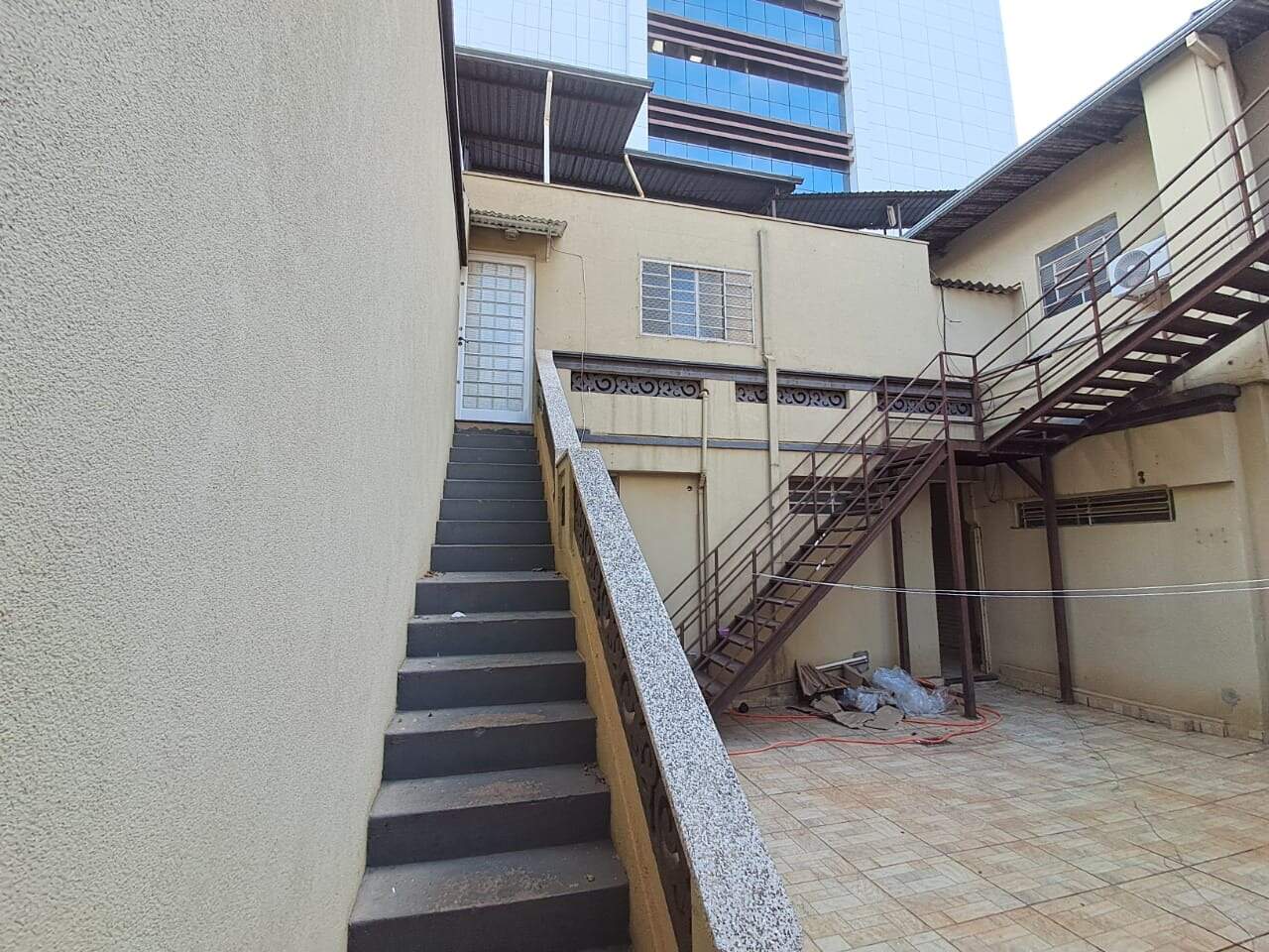 Sala para aluguel no Centro: 