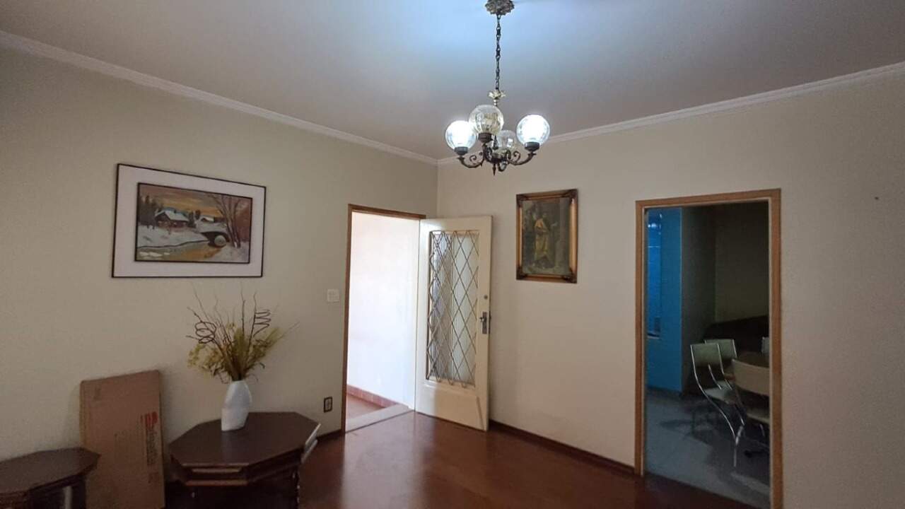 Casa à venda no Centro: 