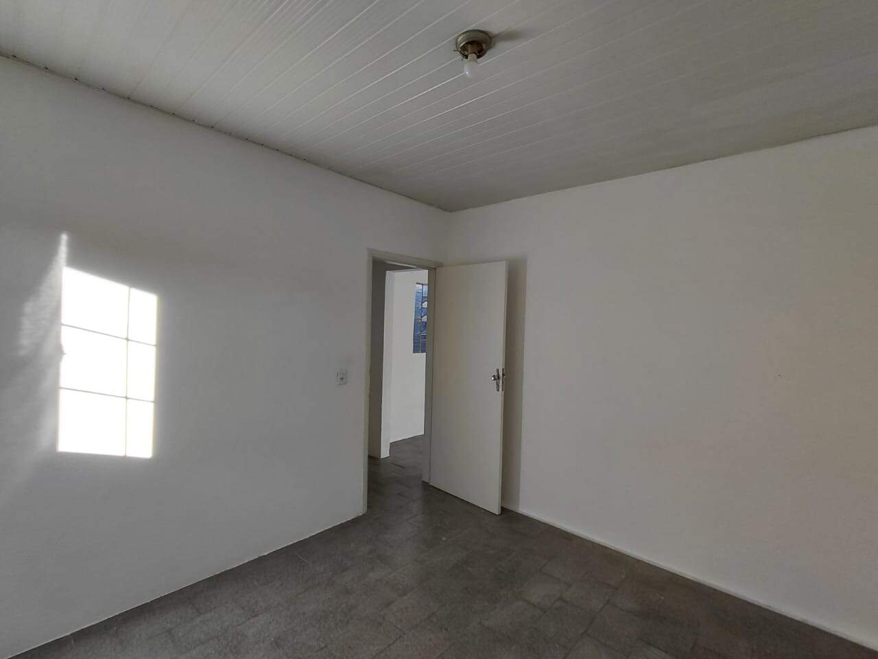 Casa para aluguel no Vila Teixeira Marques: 