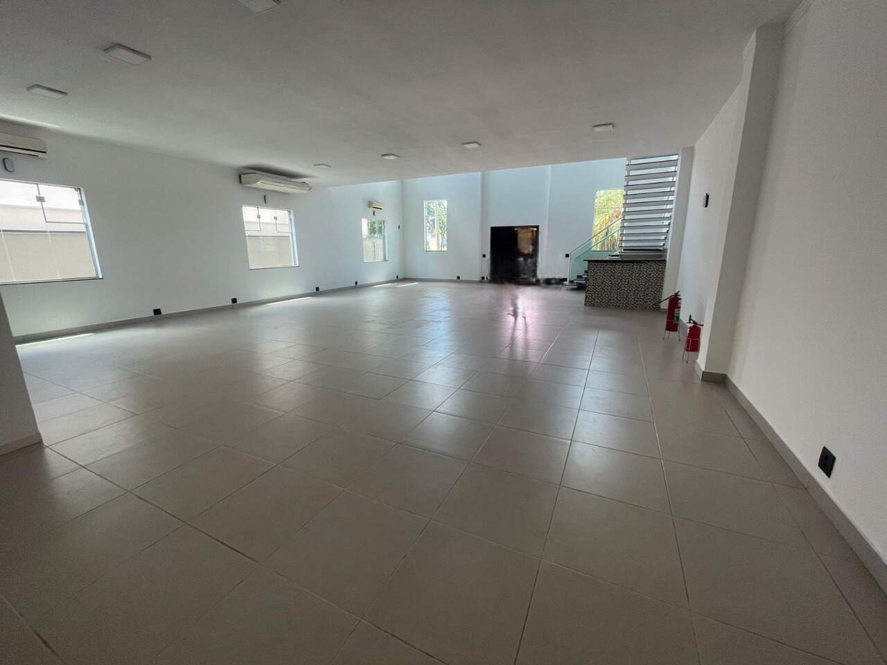 Salão para aluguel no Parque Residencial Roland: 