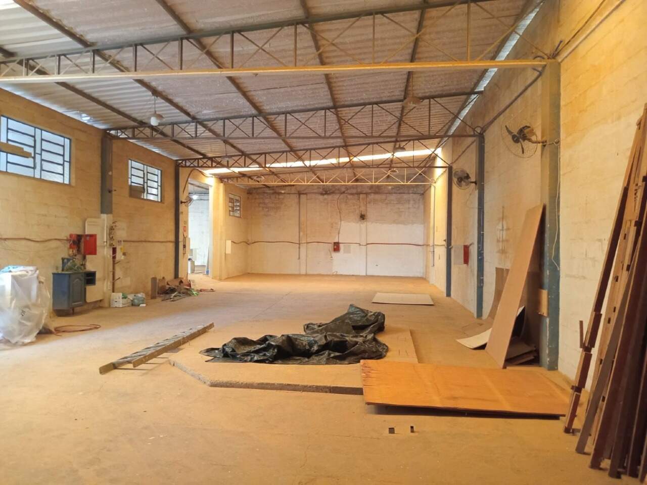 Salão para aluguel no Jardim Barão de Souza Queiroz: 