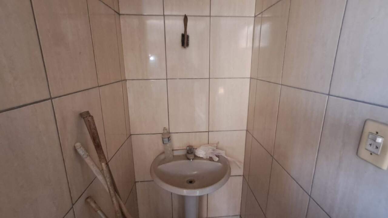 Salão para aluguel no Vila Queiroz: 