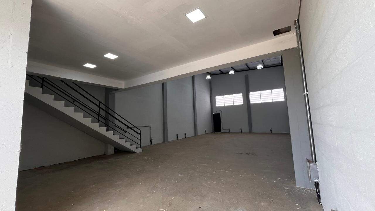 Salão para aluguel no Residencial Colinas do Engenho II: 