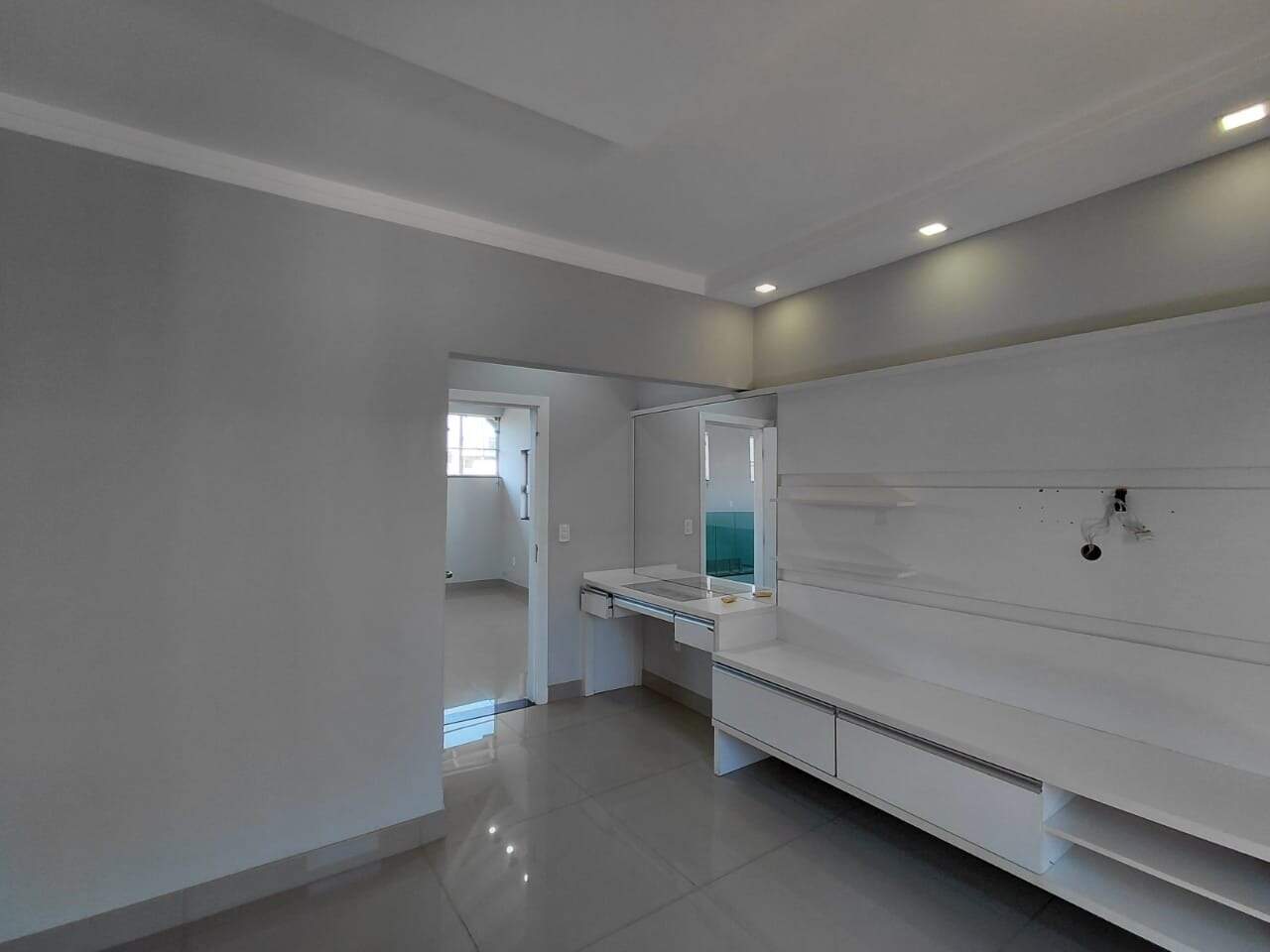 Casa para aluguel no Vale das Oliveiras: 