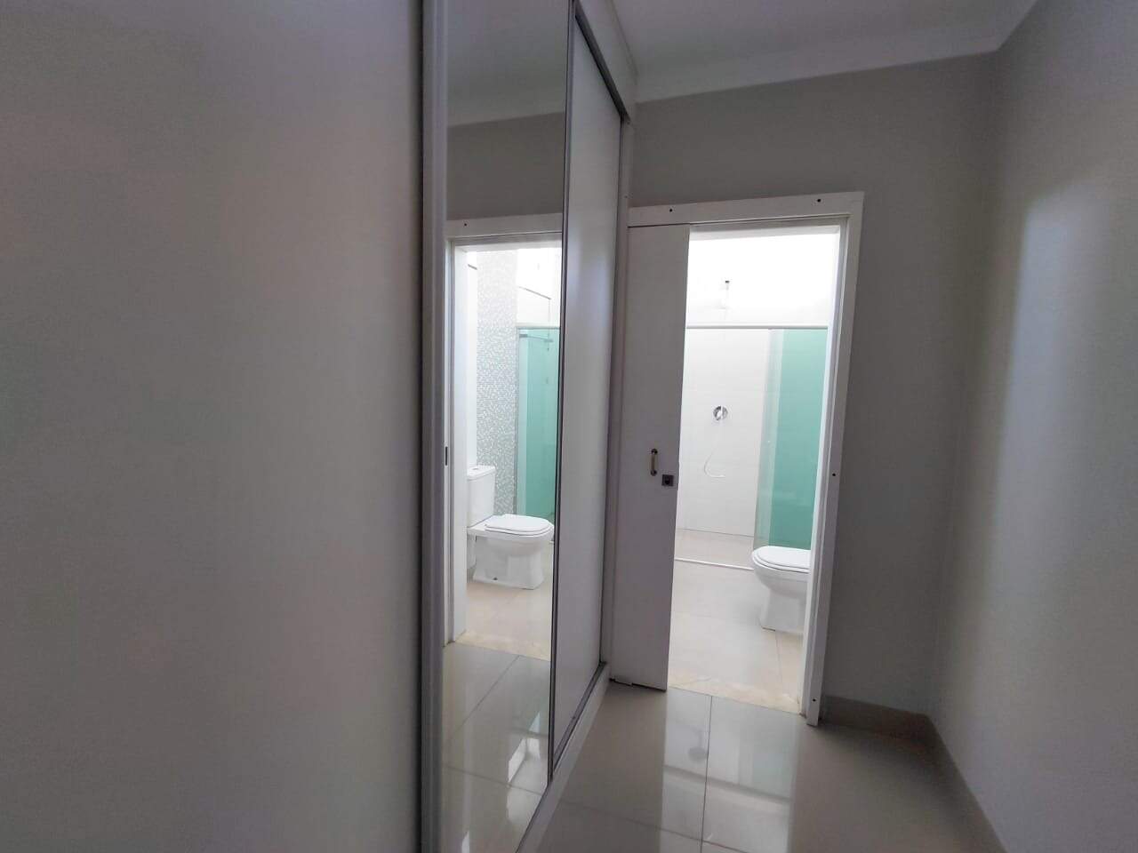 Casa para aluguel no Vale das Oliveiras: 