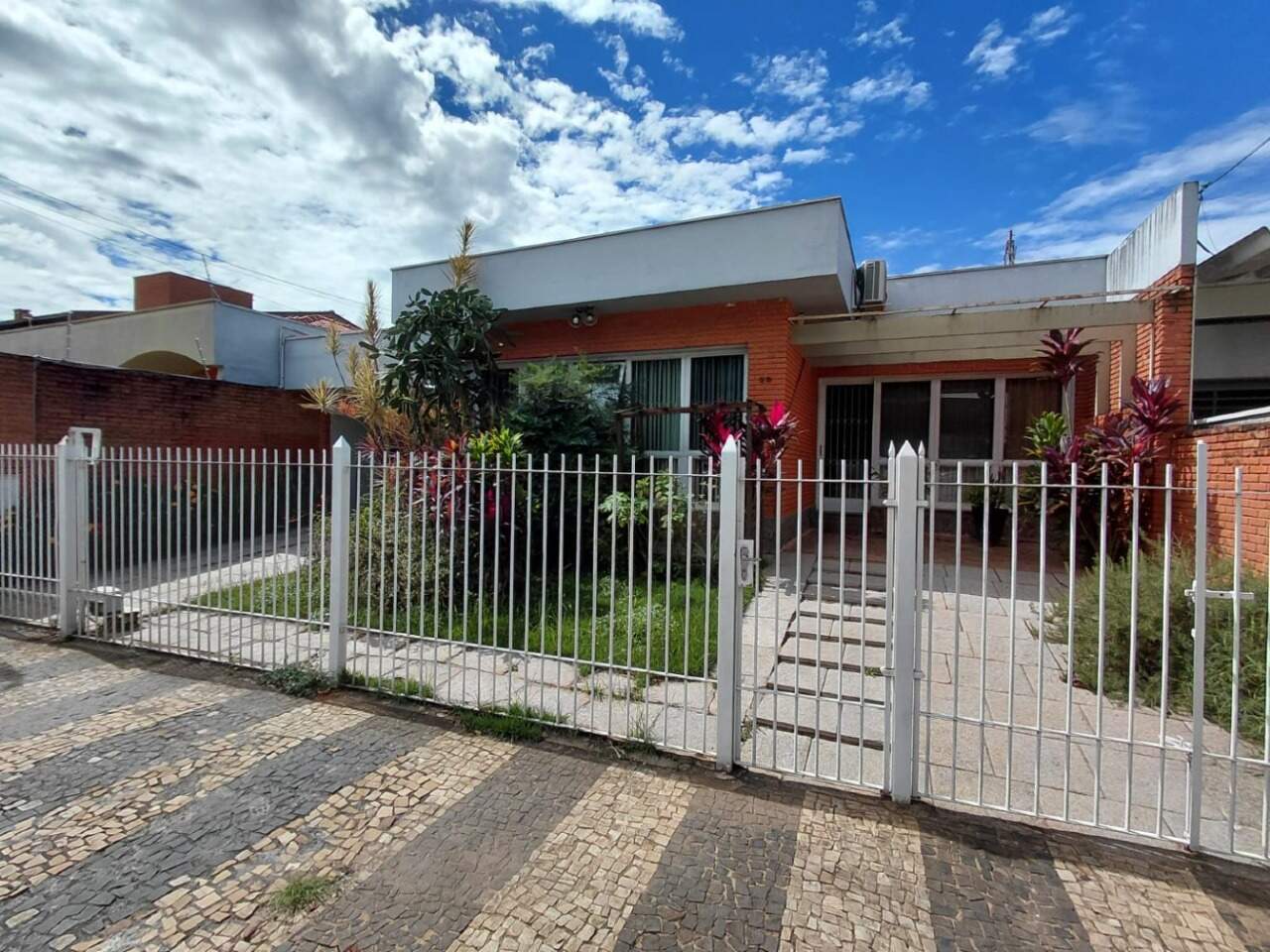 Casa para aluguel no Jardim Mercedes: 