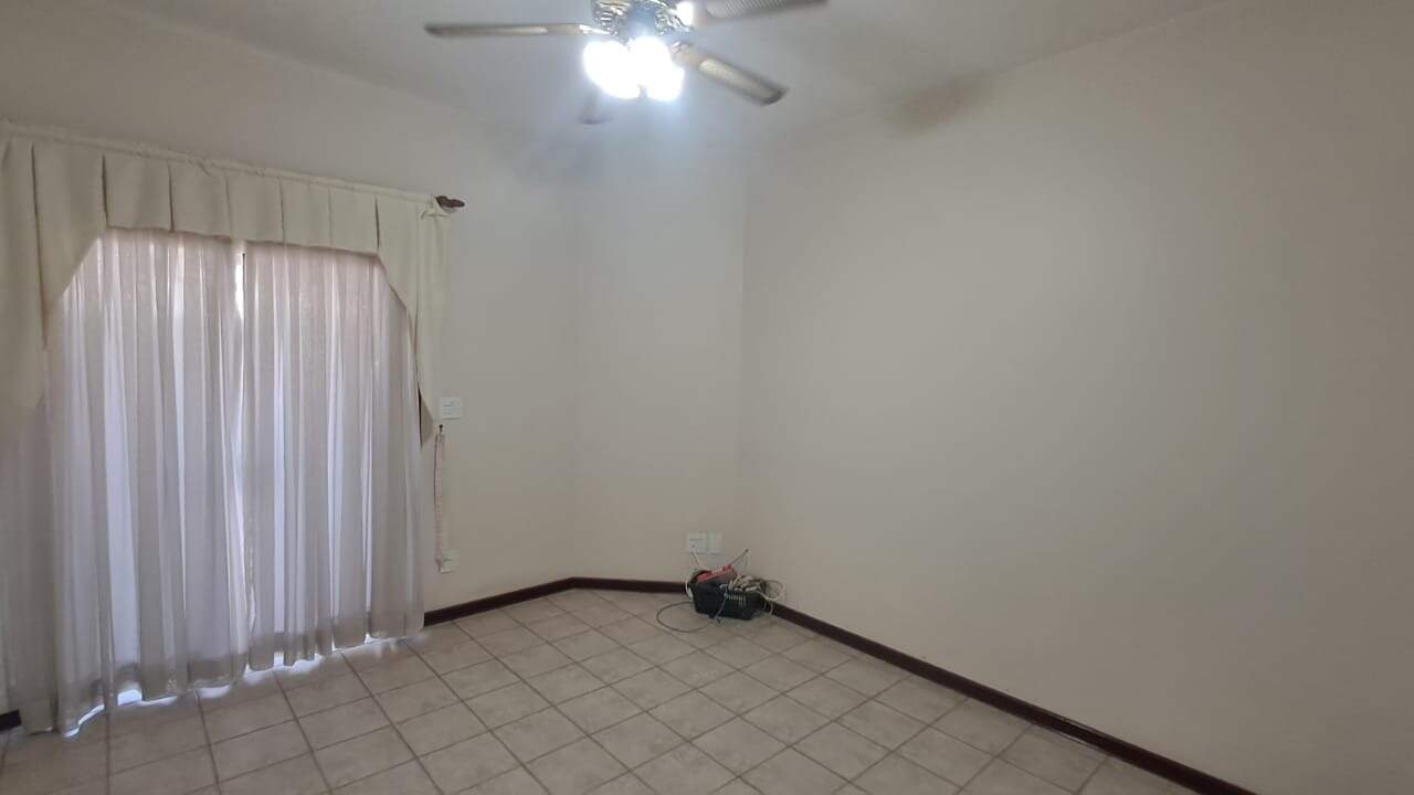 Casa para aluguel no Vila Cristóvam: 