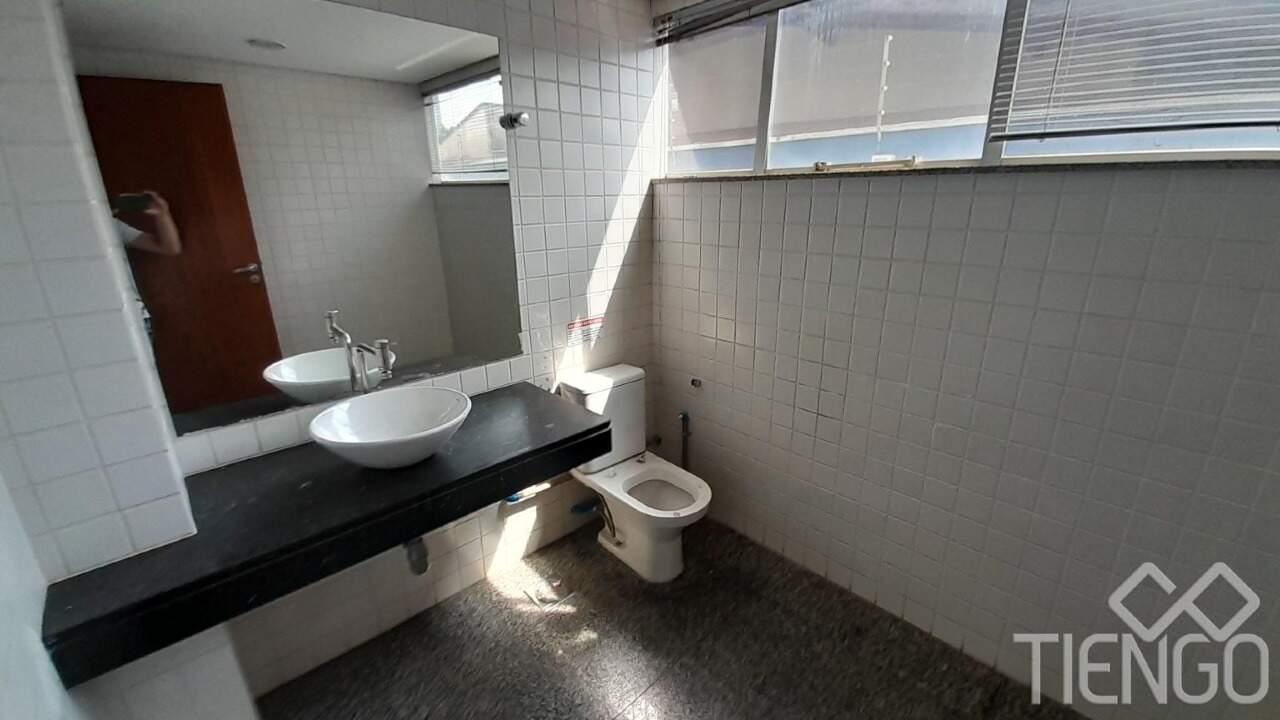 Prédio para aluguel no Centro: 