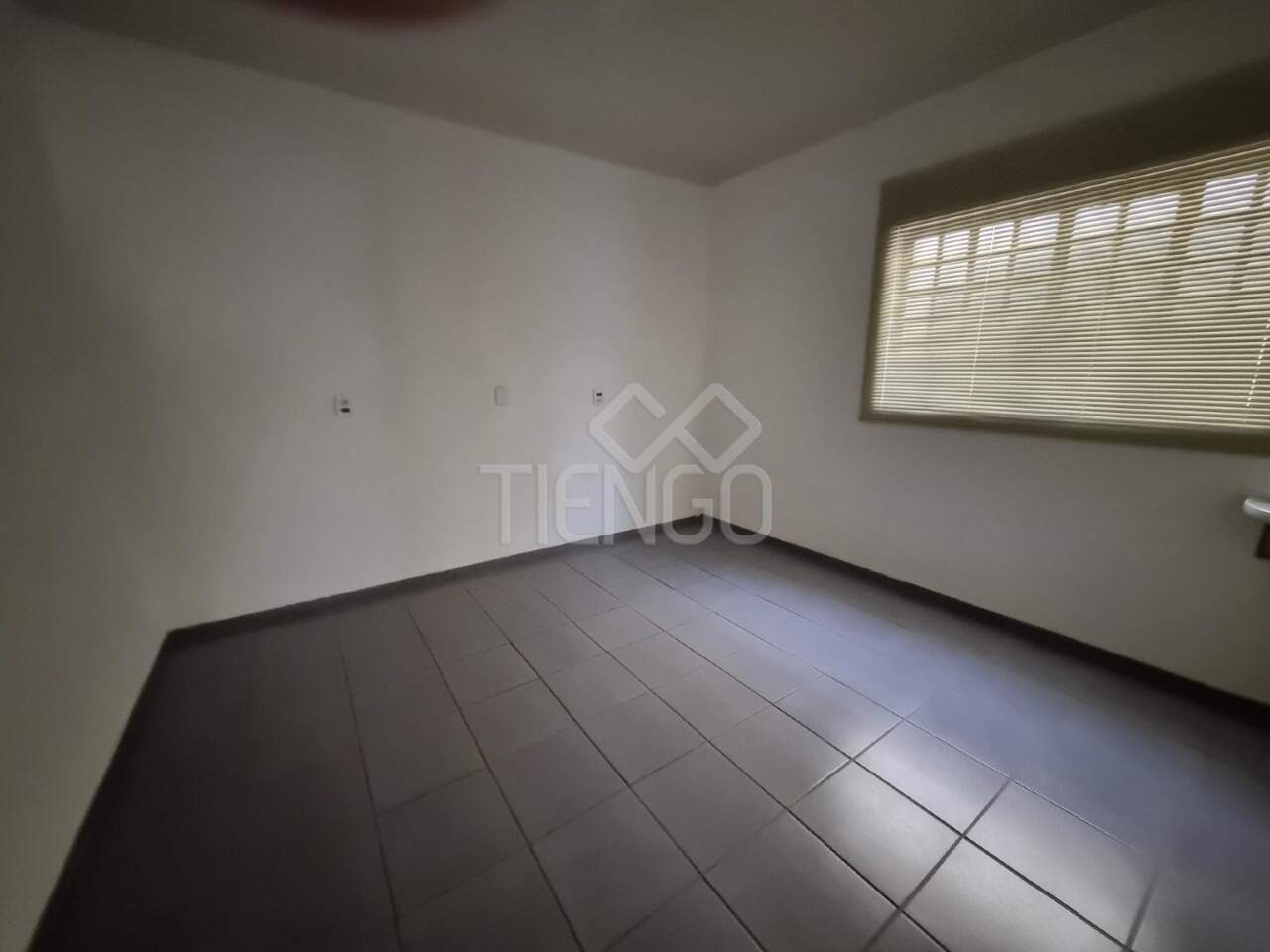 Sala para aluguel no Vila Cristóvam: 