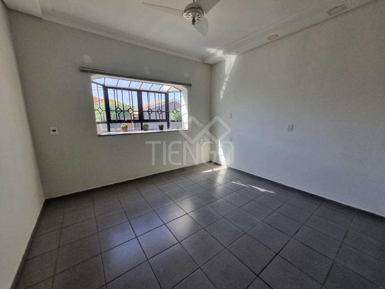 Sala para aluguel no Vila Cristóvam: 