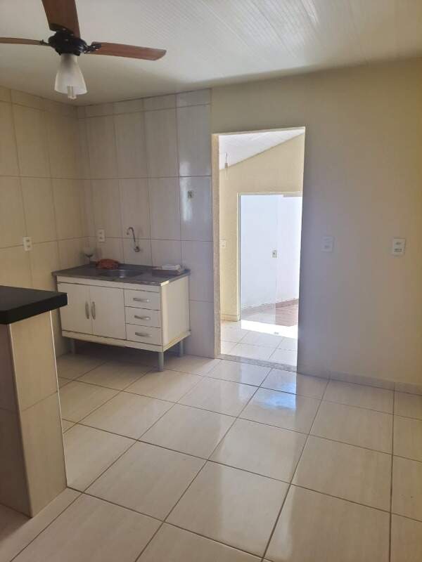 Casa para aluguel no Vila Cristóvam: 