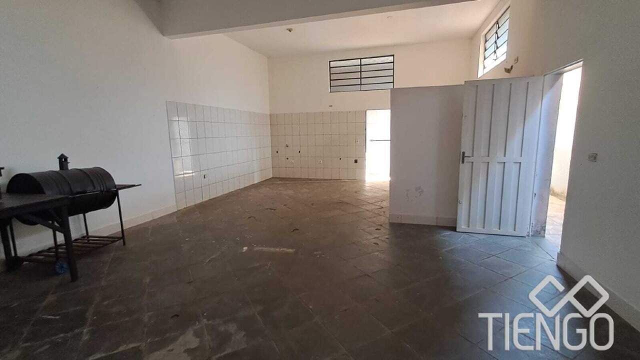 Salão para aluguel no Jardim Santa Adélia: 