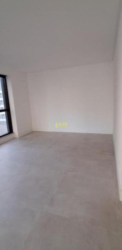 Apartamento à venda no meia praia : 